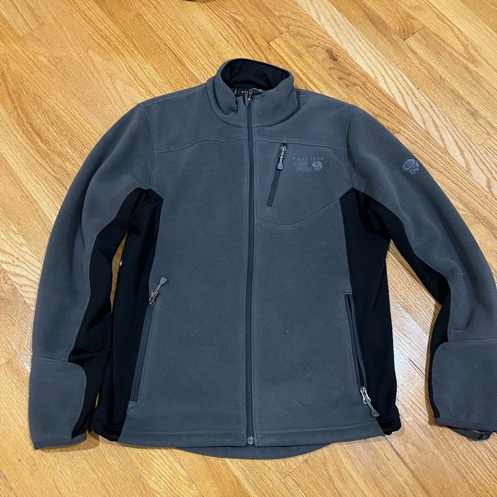 Men’s Mountain Hardwear Jacket size medium